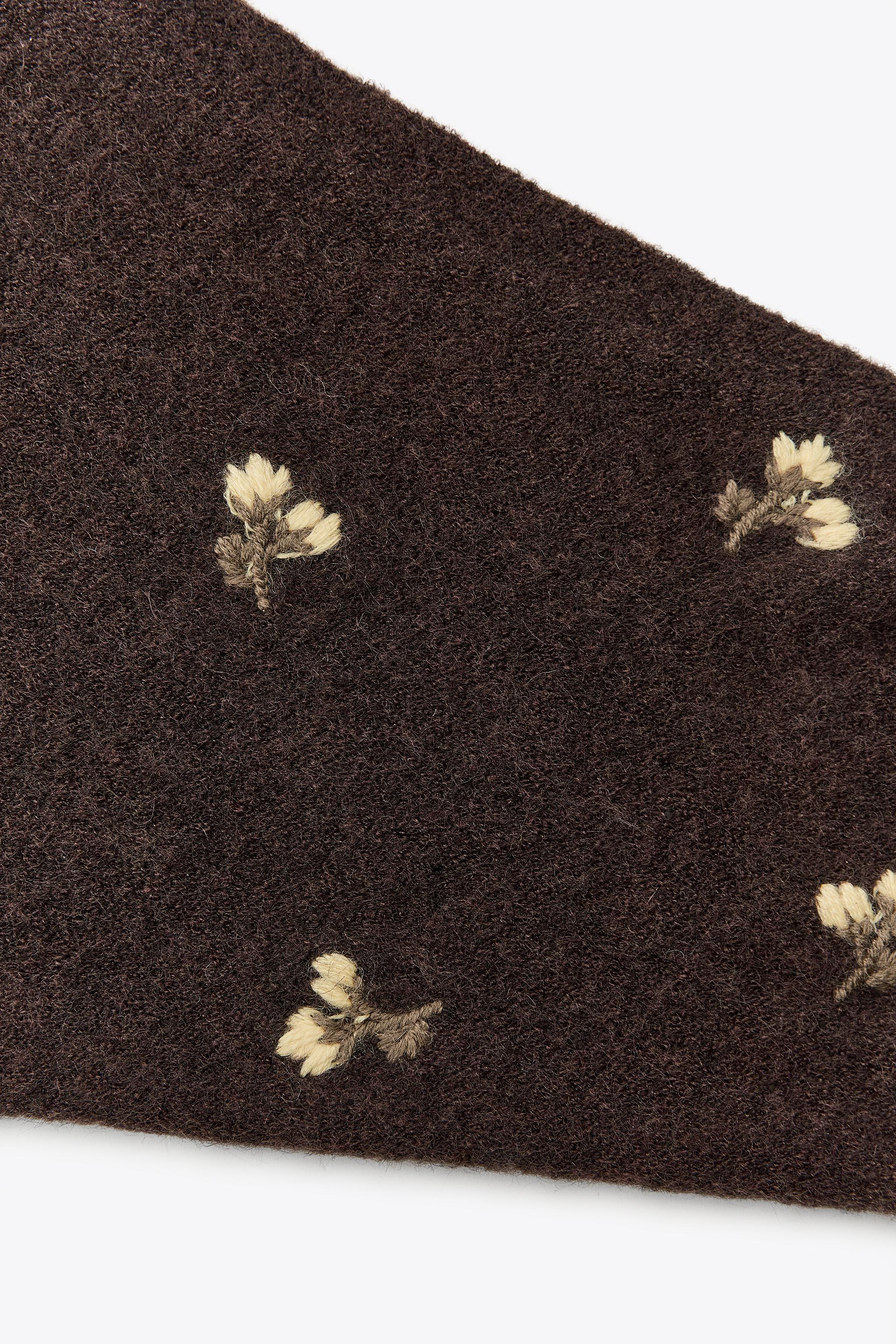 BANDANA EN MAILLE BRODERIES FLEURS